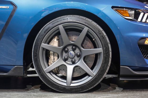 "ford shelby mustang wheel"