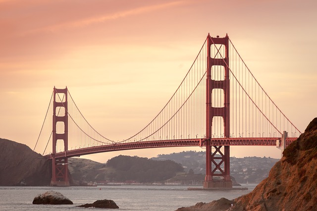 "Golden Gate Bridge in San Francisco."
