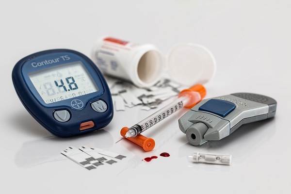 Device which measures blood sugar level