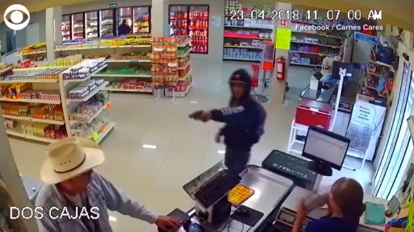 Man rocking cowboy hat stops robbery in Mexico